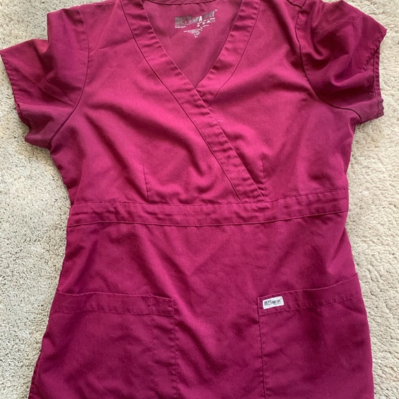 Maroon/wine Scrub top - Picture 1 of 1